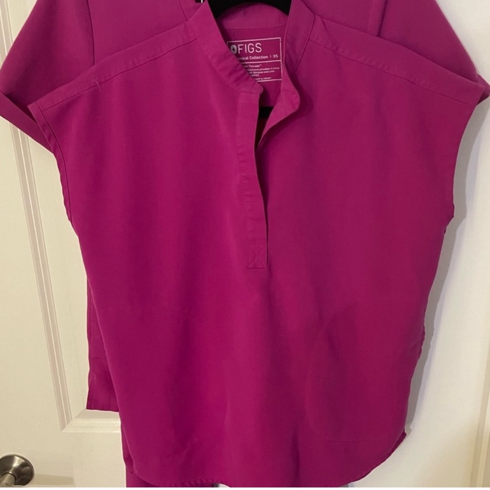 Rafaela scrub Top Figs. Color not sold anymore